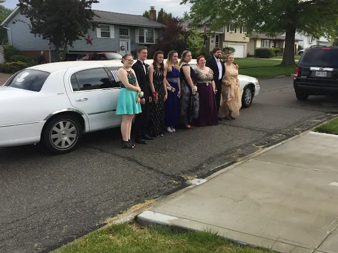 How to Choose the Best Prom Limo Service in Cleveland - Parent-Approved Guide